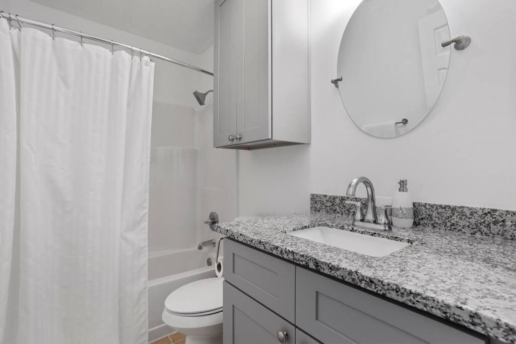 Quiet Apartment In Iowa, La Экстерьер фото